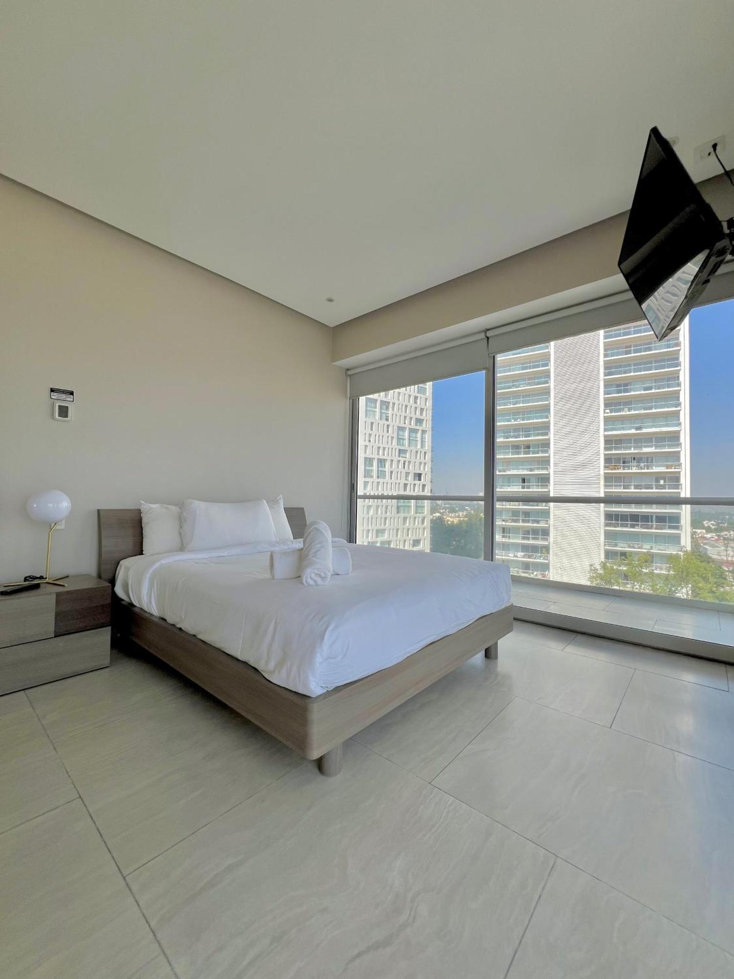 Park Life Guadalajara Aparthotel Exterior photo