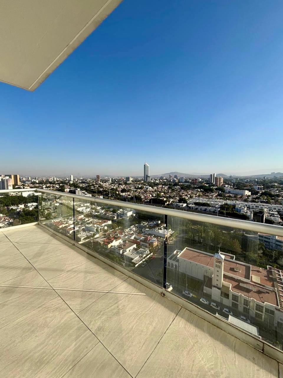 Park Life Guadalajara Aparthotel Exterior photo