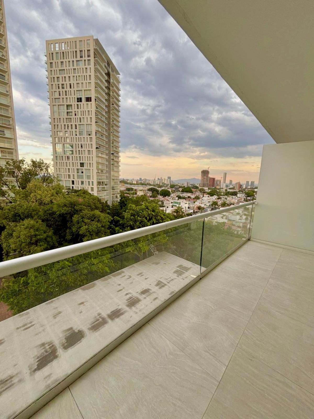 Park Life Guadalajara Aparthotel Exterior photo